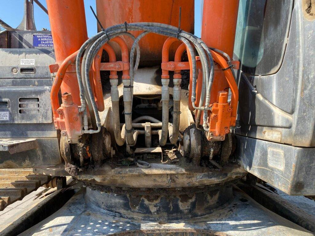 Hitachi ZX350LC-6 - Escavadora de rastos: foto 5 Hitachi ZX350LC-6 - Escavadora de rastos: foto 5