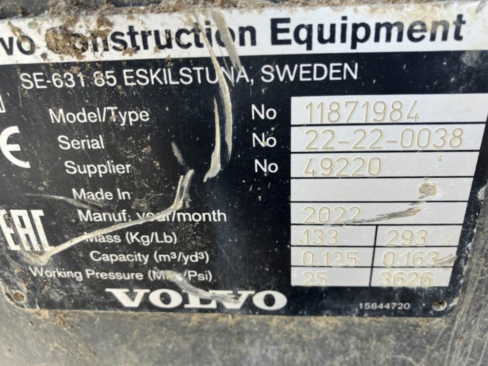 Volvo Böschungslöffel schwenkbar - Retroescavadeira: foto 5 Volvo Böschungslöffel schwenkbar - Retroescavadeira: foto 5