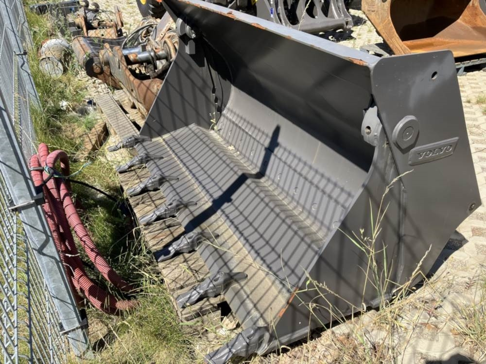 Volvo Klappschaufel mit Zähnen TPZ - Balde: foto 4 Volvo Klappschaufel mit Zähnen TPZ - Balde: foto 4