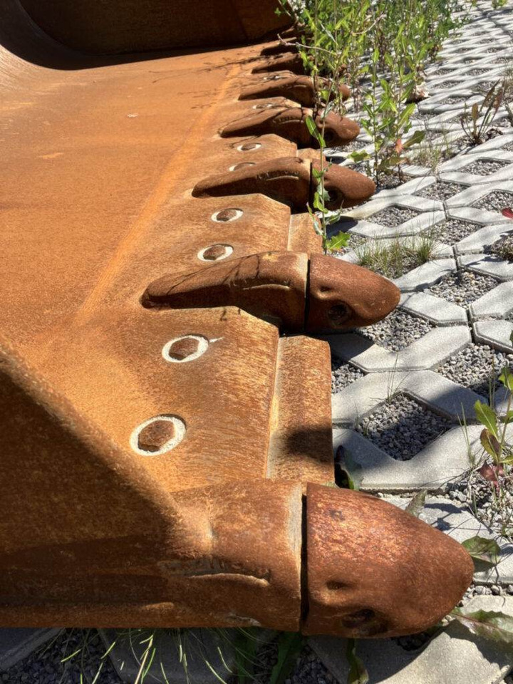 Volvo Schaufel mit Zähnen - Festanbau - Balde: foto 5 Volvo Schaufel mit Zähnen - Festanbau - Balde: foto 5