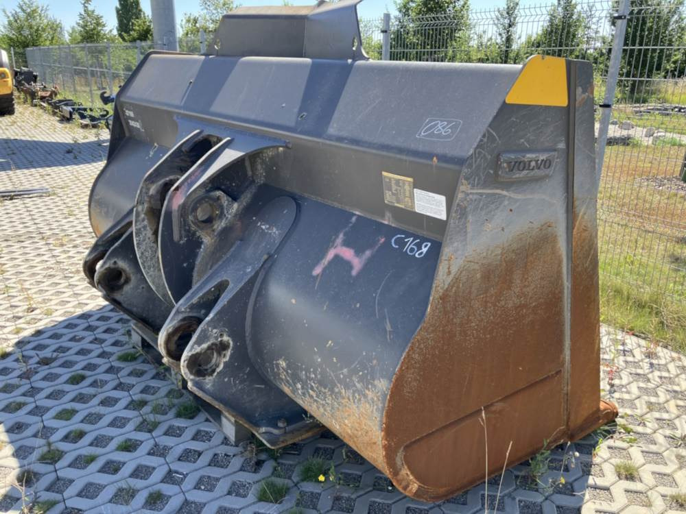 Volvo Schaufel mit Zähnen - Festanbau - Balde: foto 2 Volvo Schaufel mit Zähnen - Festanbau - Balde: foto 2