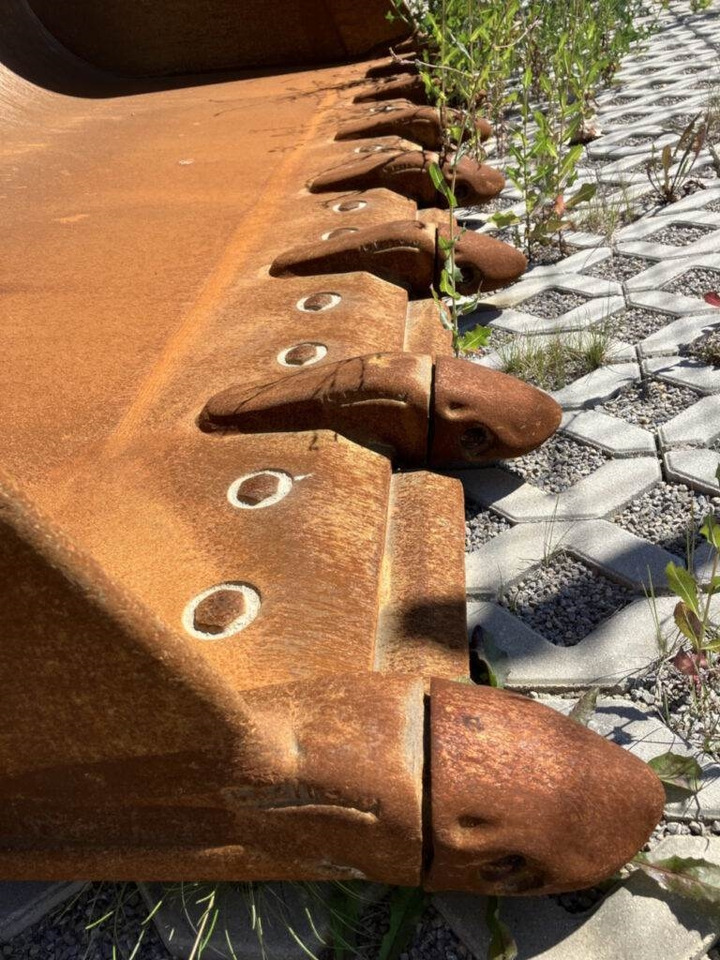 Volvo Schaufel mit Zähnen - Festanbau - Balde: foto 5 Volvo Schaufel mit Zähnen - Festanbau - Balde: foto 5