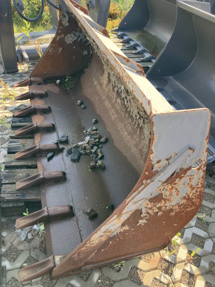 Volvo Schaufel mit Zähnen TPZ - Balde: foto 3 Volvo Schaufel mit Zähnen TPZ - Balde: foto 3