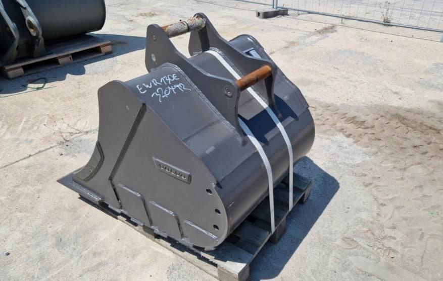 Volvo Tieflöffel mit Messer - Retroescavadeira: foto 3 Volvo Tieflöffel mit Messer - Retroescavadeira: foto 3