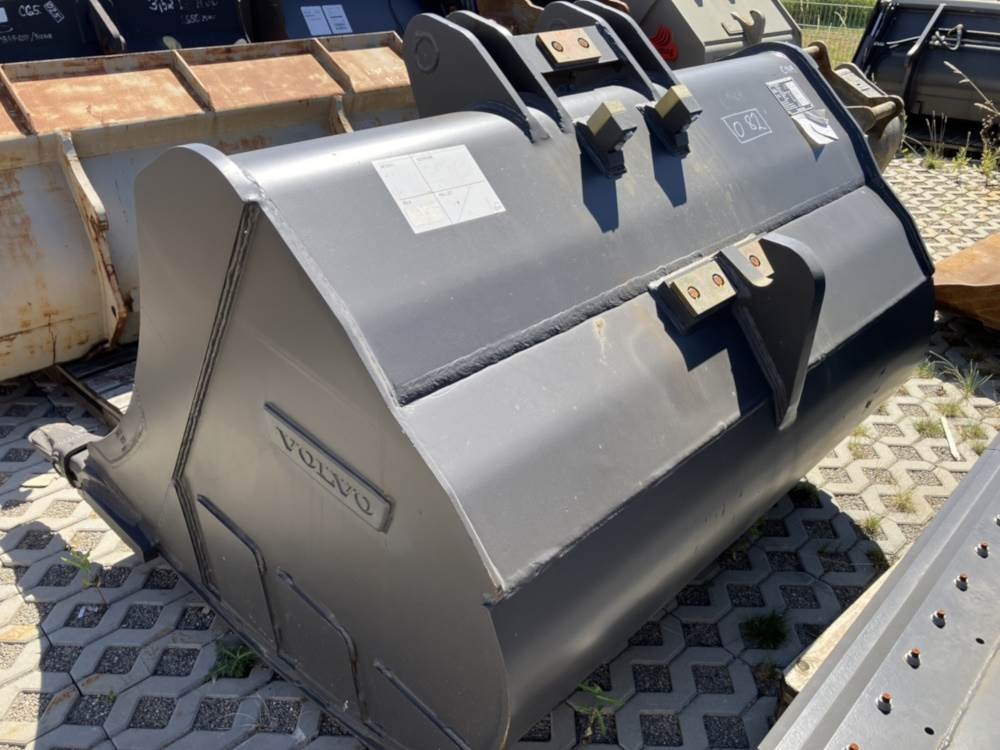 Volvo Tieflöffel mit Zähne S2 - Retroescavadeira: foto 3 Volvo Tieflöffel mit Zähne S2 - Retroescavadeira: foto 3