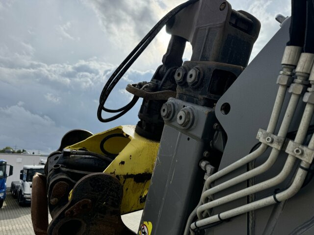 DAF XF 530 6x2 Holztransport Kran PENZ 15Z9.50 - Camião de transporte de madeira, Camião grua: foto 4 DAF XF 530 6x2 Holztransport Kran PENZ 15Z9.50 - Camião de transporte de madeira, Camião grua: foto 4