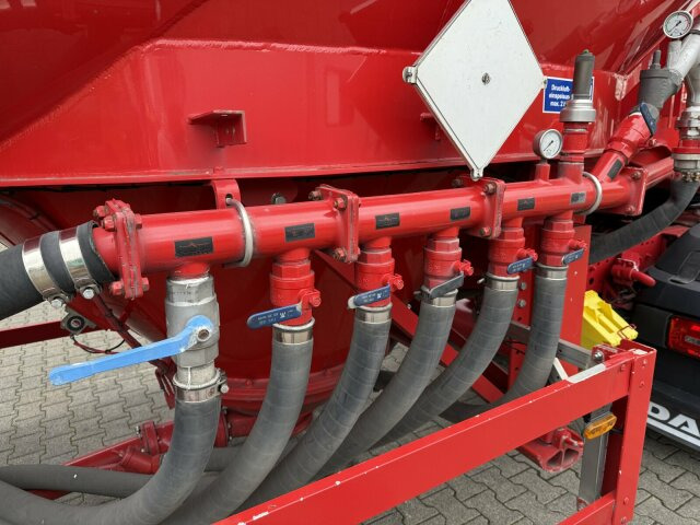 Feldbinder EUT 54.3 liegend. Silo 54.000 Liter 3 Achs - Semirreboque silo: foto 2 Feldbinder EUT 54.3 liegend. Silo 54.000 Liter 3 Achs - Semirreboque silo: foto 2