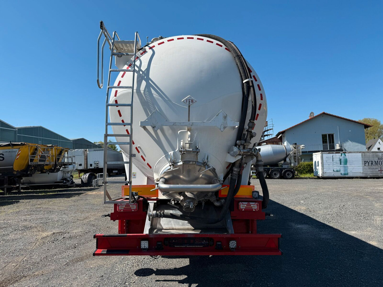 Feldbinder KIP 60.3 Silo 60.000 L 3 Achse ADR - Semirreboque silo: foto 4 Feldbinder KIP 60.3 Silo 60.000 L 3 Achse ADR - Semirreboque silo: foto 4