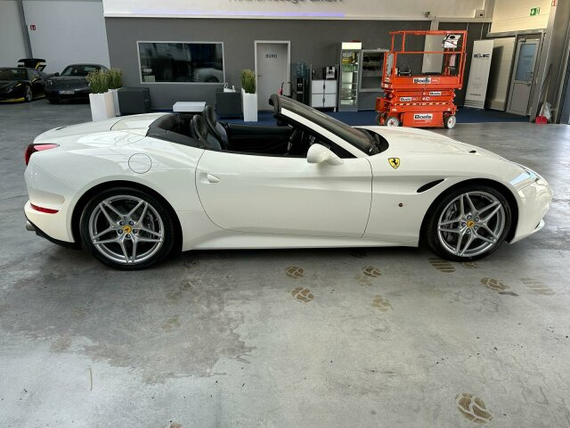 Cabrio Ferrari F149 Cabrio: foto 10 Cabrio Ferrari F149 Cabrio: foto 10