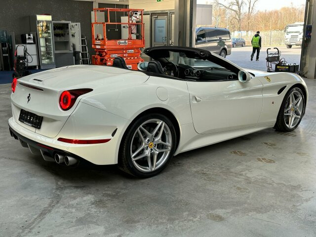 Cabrio Ferrari F149 Cabrio: foto 12 Cabrio Ferrari F149 Cabrio: foto 12