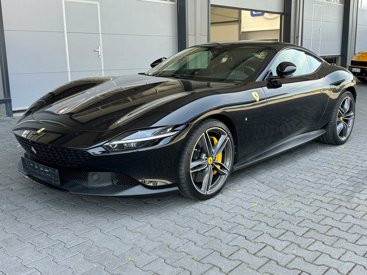 Ferrari Roma Coupe Schwarz - Automóvel: foto 5 Ferrari Roma Coupe Schwarz - Automóvel: foto 5