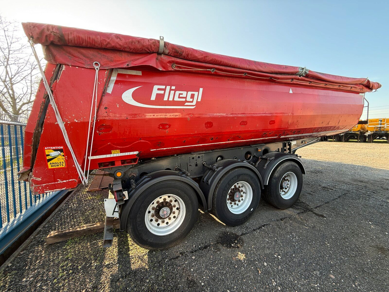 Fliegl DHKA 390 Kippauflieger 3 Achse - Semi-reboque basculante: foto 2 Fliegl DHKA 390 Kippauflieger 3 Achse - Semi-reboque basculante: foto 2