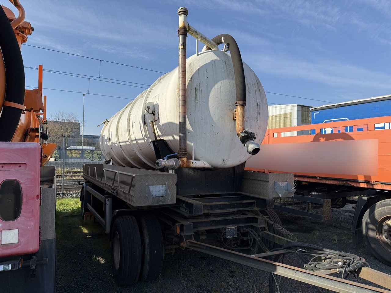 Hüffermann HSD181D Tankanhänger für nicht GGVS Güter - Reboque tanque: foto 1 Hüffermann HSD181D Tankanhänger für nicht GGVS Güter - Reboque tanque: foto 1