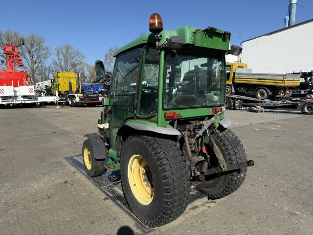 Trator municipal John Deere 3520 Kommunaltrak. Frontkraftheber Kuppeldreieck: foto 11