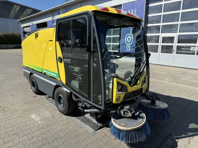 Johnston C202 Kleinkehrmaschine 2 M³ - 6.000 h - Varredora urbana: foto 1 Johnston C202 Kleinkehrmaschine 2 M³ - 6.000 h - Varredora urbana: foto 1