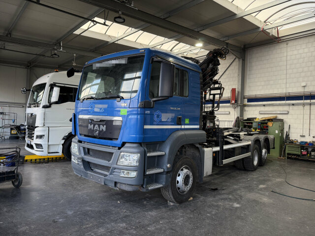 MAN TGS 26.320 6x2 Abrollkipper + Kran HIAB 166 E-5 - Camião polibenne, Camião grua: foto 1 MAN TGS 26.320 6x2 Abrollkipper + Kran HIAB 166 E-5 - Camião polibenne, Camião grua: foto 1