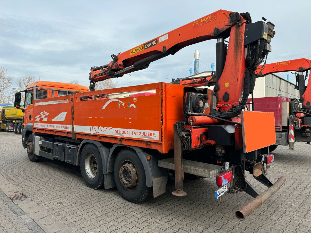 MAN TGS 26.400 6x2 Pritsche Kran Palfinger PK 18001L - Camião de caixa aberta/ Plataforma, Camião grua: foto 4 MAN TGS 26.400 6x2 Pritsche Kran Palfinger PK 18001L - Camião de caixa aberta/ Plataforma, Camião grua: foto 4