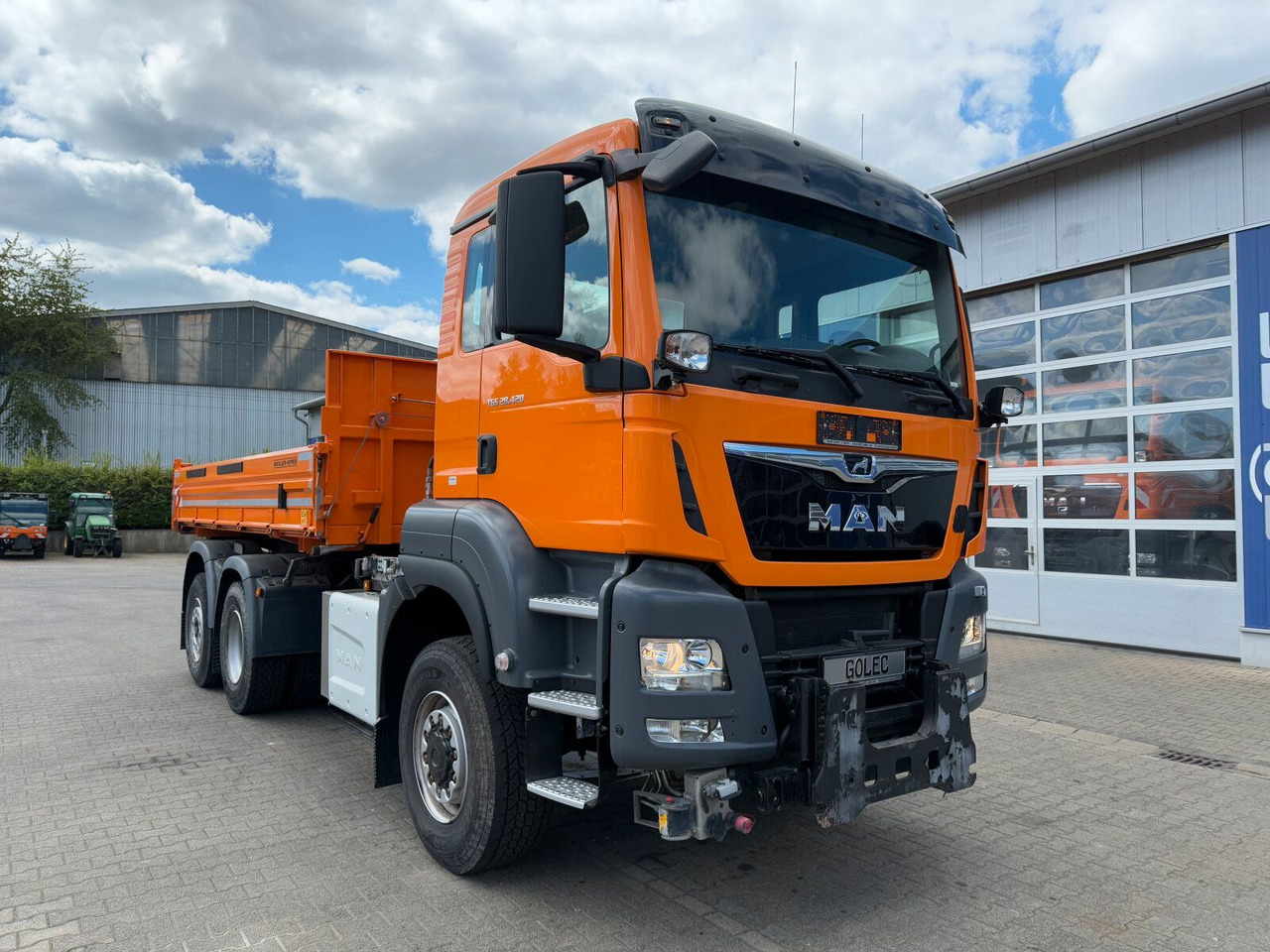 MAN TGS 28.420 6x4-4 Meiller Kipper Winterdienst - Camião basculante: foto 1 MAN TGS 28.420 6x4-4 Meiller Kipper Winterdienst - Camião basculante: foto 1