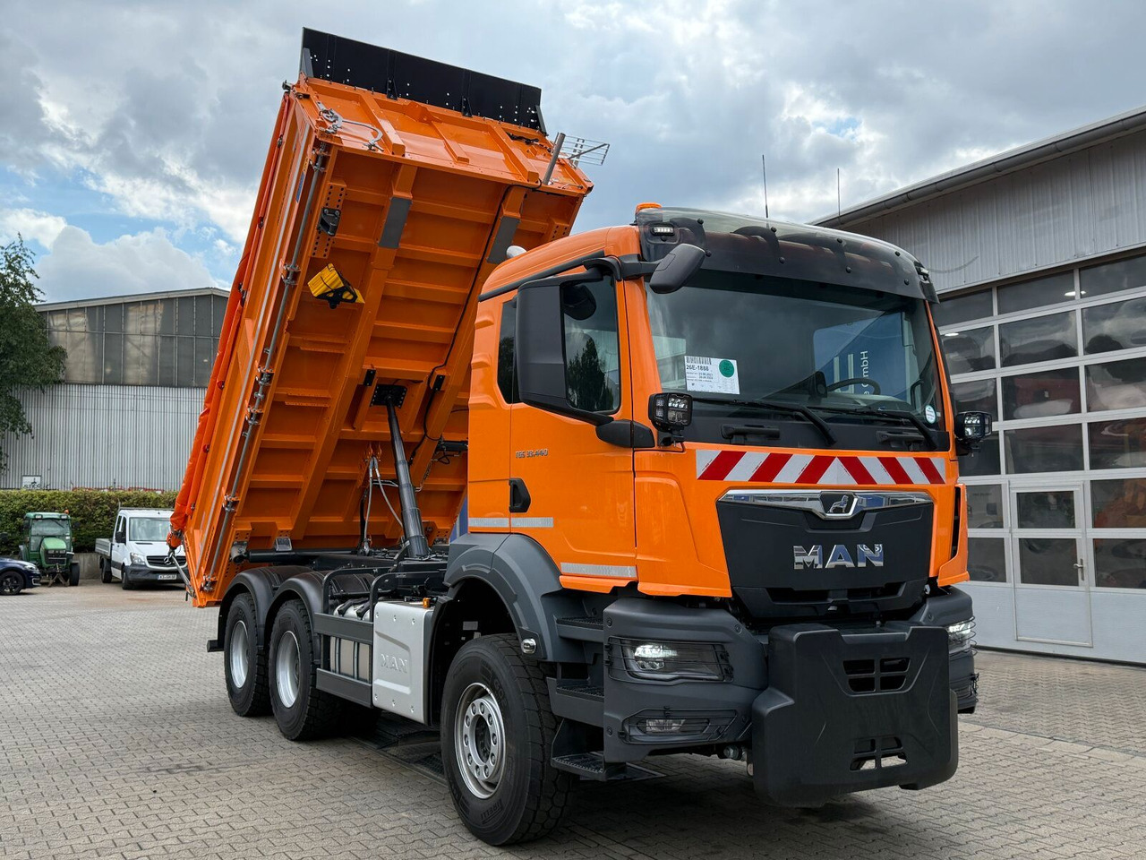 MAN TGS 33.440 6x4 Kipper MEILLER Bordmatik Frontpl. - Camião basculante: foto 2 MAN TGS 33.440 6x4 Kipper MEILLER Bordmatik Frontpl. - Camião basculante: foto 2