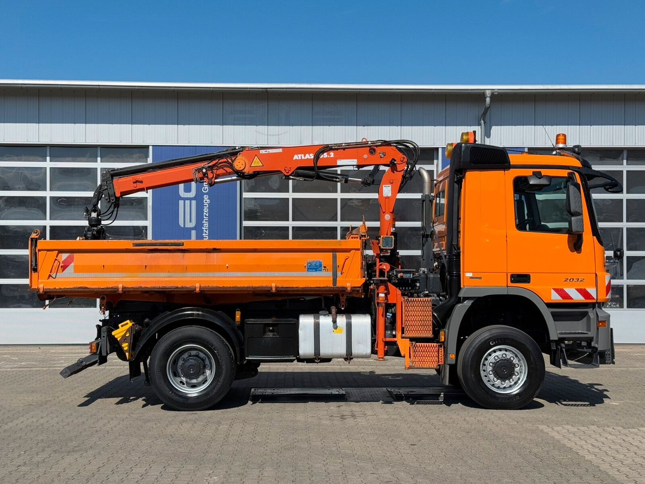 Mercedes-Benz ACTROS 2044 4x4 Kipper Kran ATLAS 65.2 A2L - Camião basculante, Camião grua: foto 3 Mercedes-Benz ACTROS 2044 4x4 Kipper Kran ATLAS 65.2 A2L - Camião basculante, Camião grua: foto 3
