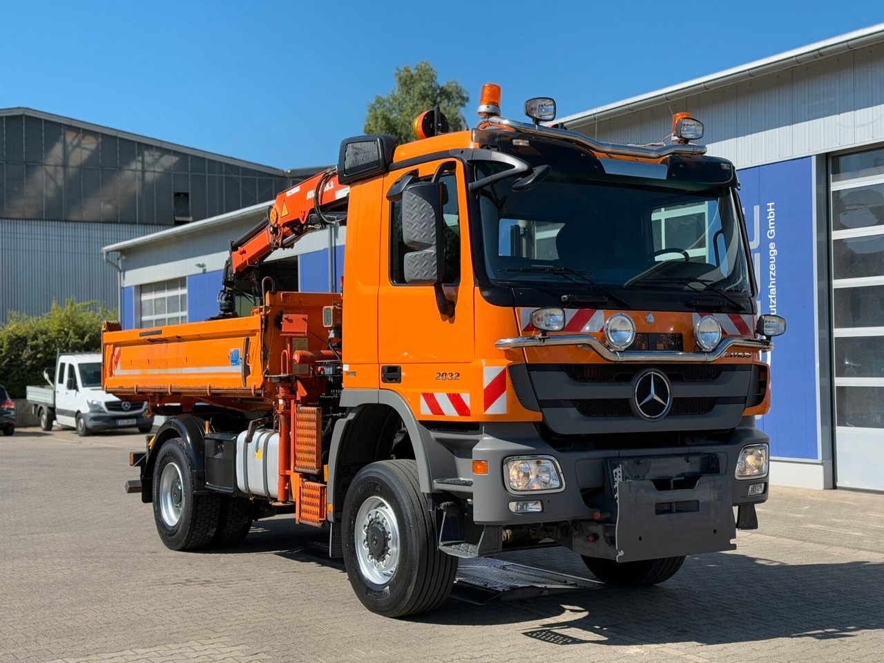 Mercedes-Benz ACTROS 2044 4x4 Kipper Kran ATLAS 65.2 A2L - Camião basculante, Camião grua: foto 1 Mercedes-Benz ACTROS 2044 4x4 Kipper Kran ATLAS 65.2 A2L - Camião basculante, Camião grua: foto 1
