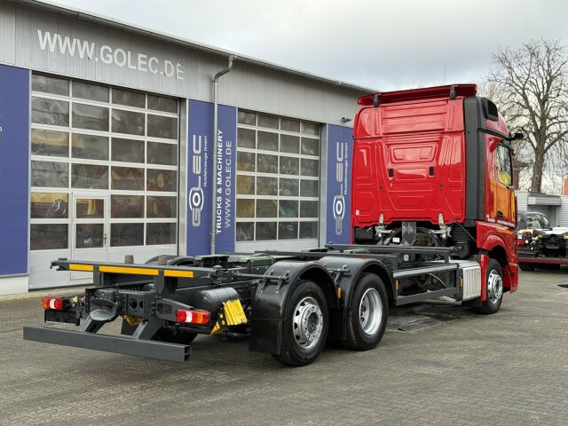 Camião transportador de contêineres/ Caixa móvel Mercedes-Benz ACTROS 2543 6x2 Wechselaufbau BDF AHK 2 Betten: foto 9