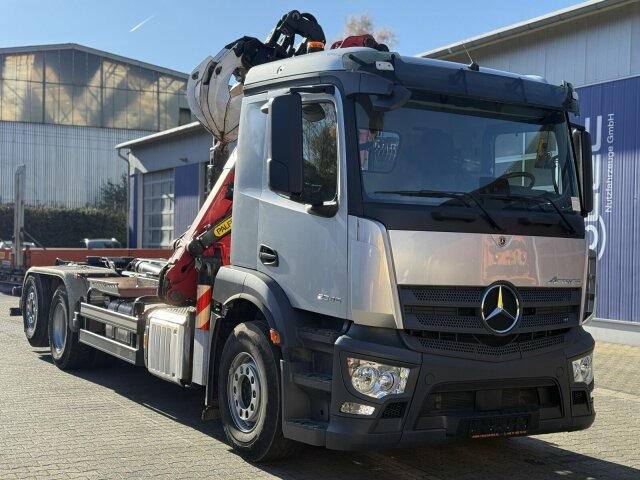 Mercedes-Benz ACTROS 2546 6x2 Abrollkip Kran Palfinger Q150Z95 - Camião polibenne, Camião grua: foto 1 Mercedes-Benz ACTROS 2546 6x2 Abrollkip Kran Palfinger Q150Z95 - Camião polibenne, Camião grua: foto 1