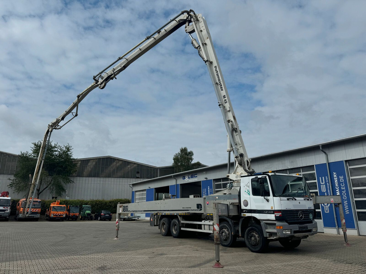 Mercedes-Benz ACTROS 3240 8x4 Betonpumpe PUTZMEISTER BSF 42 M - Autobomba de betão: foto 2 Mercedes-Benz ACTROS 3240 8x4 Betonpumpe PUTZMEISTER BSF 42 M - Autobomba de betão: foto 2