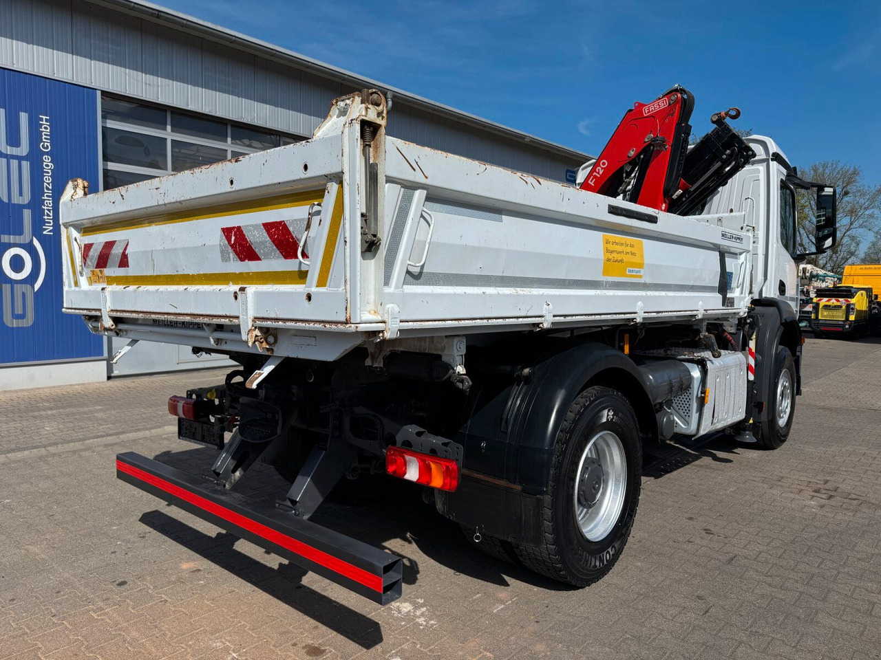 Mercedes-Benz AROCS 1832 4x2 Euro 6 Kipper Kran FASSI F120FB - Camião grua: foto 4 Mercedes-Benz AROCS 1832 4x2 Euro 6 Kipper Kran FASSI F120FB - Camião grua: foto 4