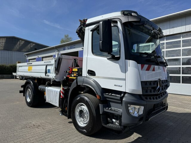 Mercedes-Benz AROCS 1832 4x2 Euro 6 Kipper Kran FASSI F120FB - Camião basculante, Camião grua: foto 1 Mercedes-Benz AROCS 1832 4x2 Euro 6 Kipper Kran FASSI F120FB - Camião basculante, Camião grua: foto 1
