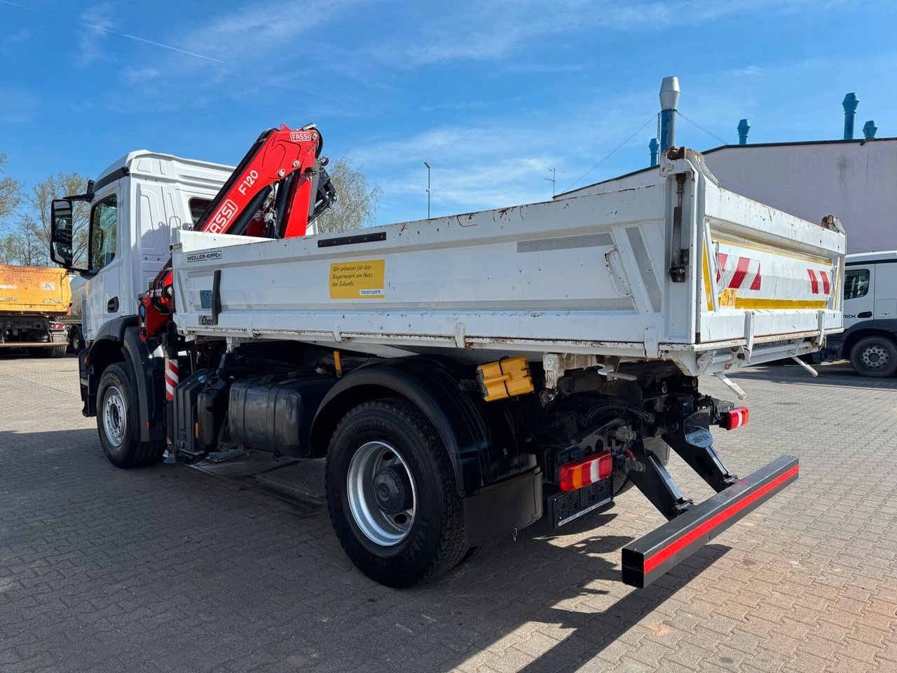 Mercedes-Benz AROCS 1832 4x2 Euro 6 Kipper Kran FASSI F120FB - Camião basculante, Camião grua: foto 5 Mercedes-Benz AROCS 1832 4x2 Euro 6 Kipper Kran FASSI F120FB - Camião basculante, Camião grua: foto 5