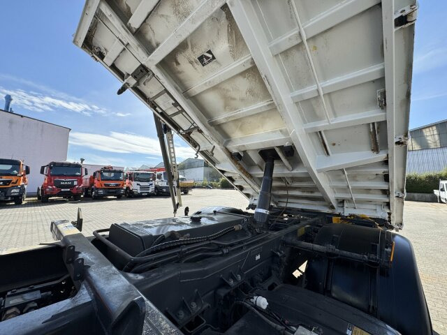 Mercedes-Benz AROCS 1832 4x2 Euro 6 Kipper Kran FASSI F120FB - Camião basculante, Camião grua: foto 3 Mercedes-Benz AROCS 1832 4x2 Euro 6 Kipper Kran FASSI F120FB - Camião basculante, Camião grua: foto 3