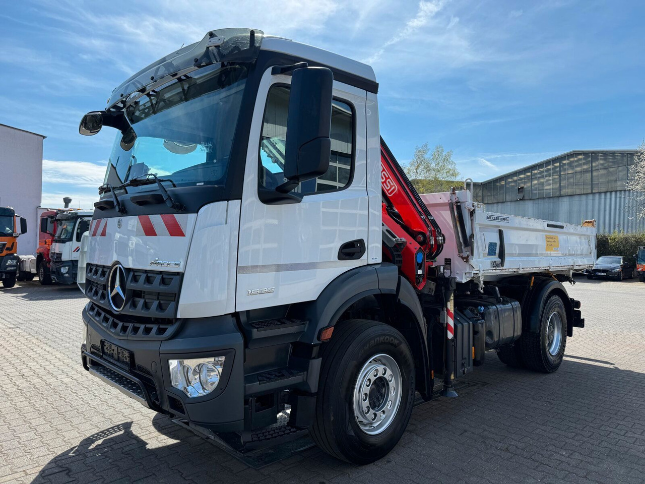 Mercedes-Benz AROCS 1832 4x2 Euro 6 Kipper Kran FASSI F120FB - Camião basculante, Camião grua: foto 2 Mercedes-Benz AROCS 1832 4x2 Euro 6 Kipper Kran FASSI F120FB - Camião basculante, Camião grua: foto 2