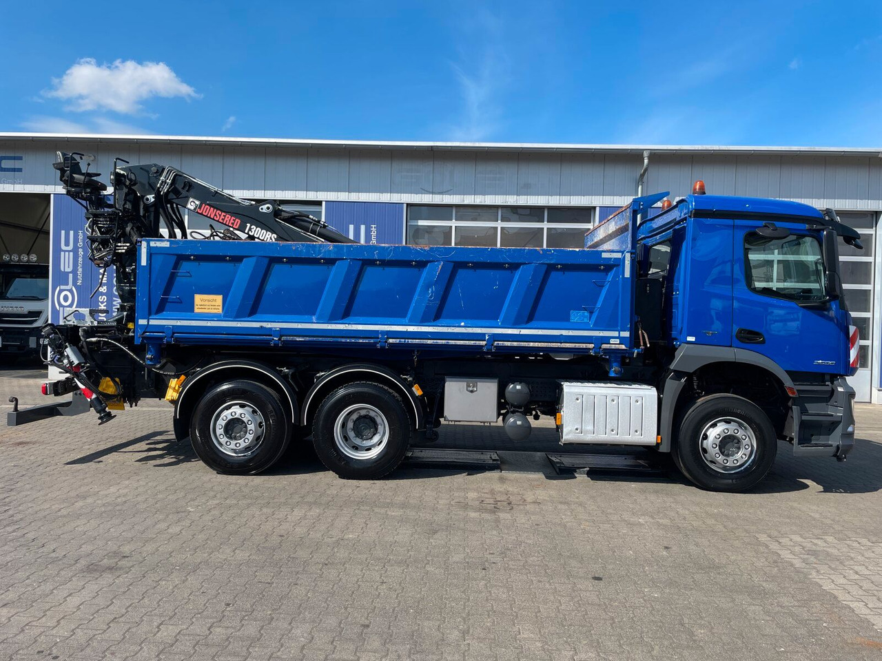 Mercedes-Benz AROCS 2536 6x2*4 Kipper Kran HIAB - Camião grua: foto 2 Mercedes-Benz AROCS 2536 6x2*4 Kipper Kran HIAB - Camião grua: foto 2