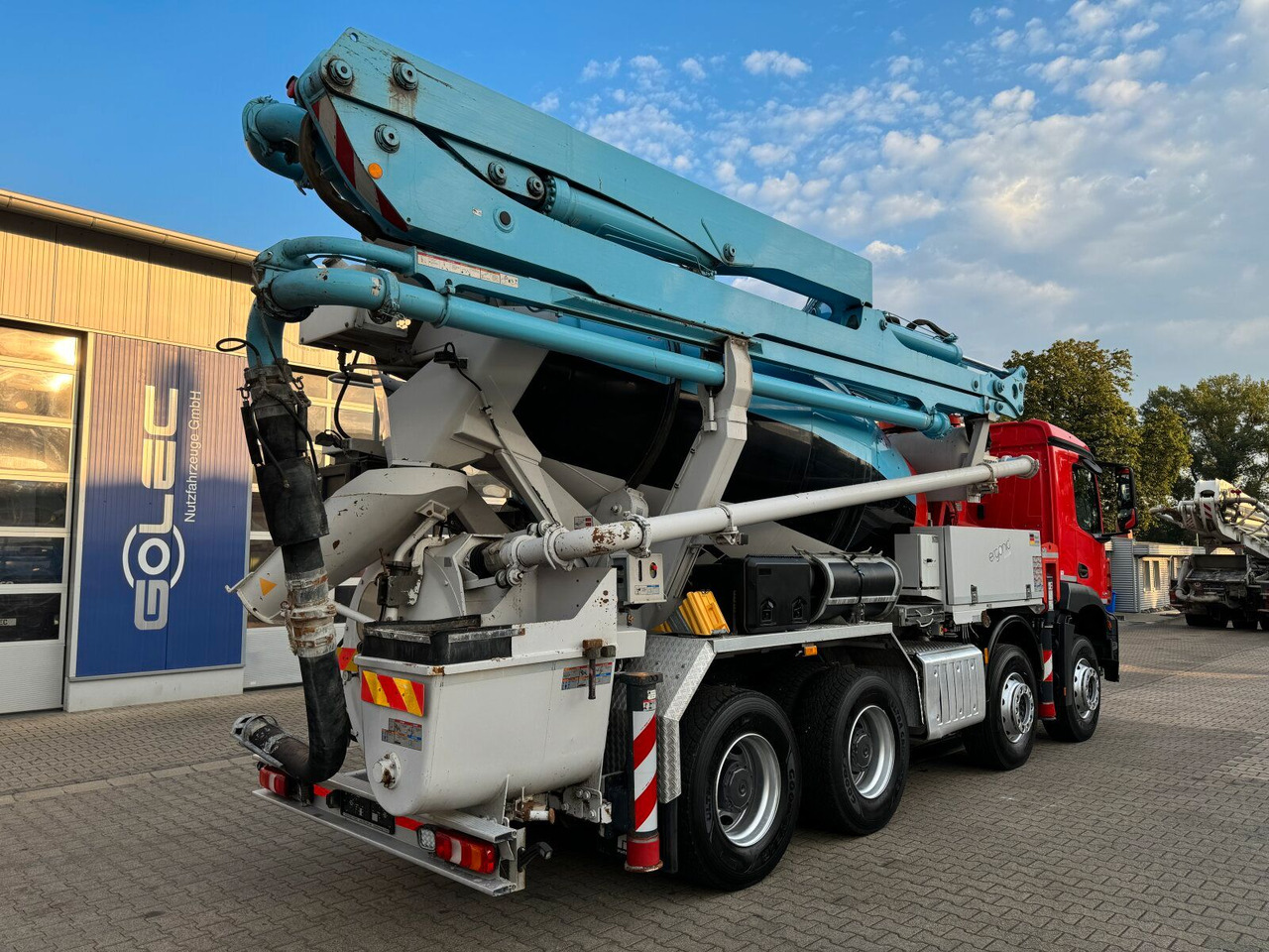Mercedes-Benz AROCS 3243 8x4 Euro 6 Pumi Putzmeister TMM 24-3 - Autobomba de betão: foto 5 Mercedes-Benz AROCS 3243 8x4 Euro 6 Pumi Putzmeister TMM 24-3 - Autobomba de betão: foto 5