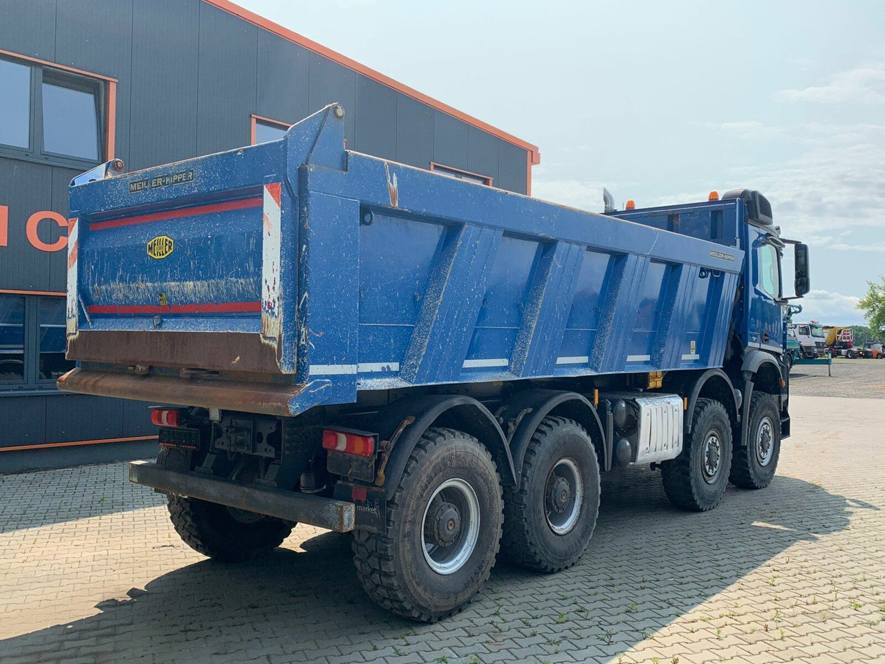 Mercedes-Benz AROCS 4145 8x8 EURO6 Muldenkipper TOP! - Camião basculante: foto 5 Mercedes-Benz AROCS 4145 8x8 EURO6 Muldenkipper TOP! - Camião basculante: foto 5