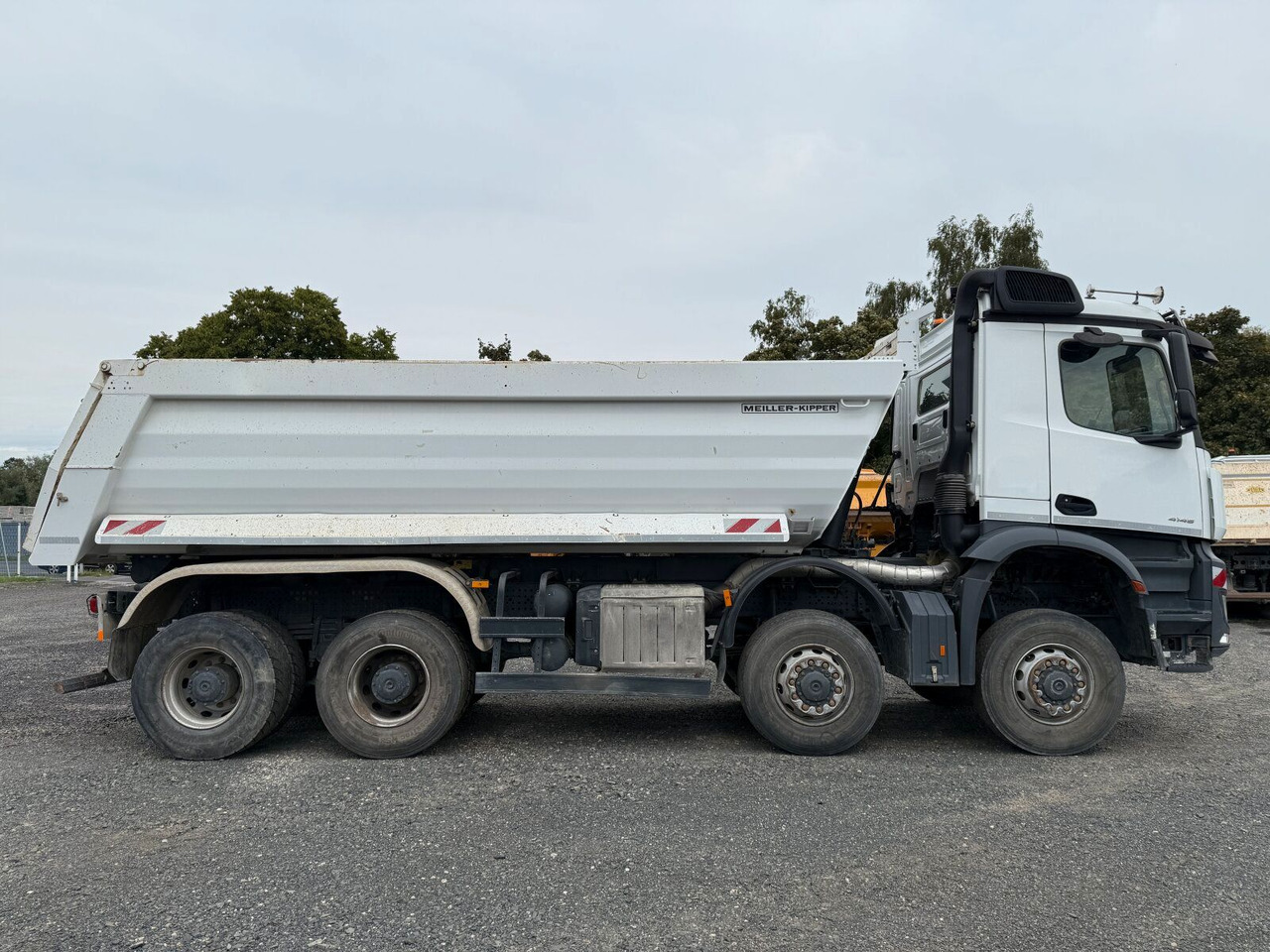Mercedes-Benz AROCS 4145 8x8 Meiller Muldenkipper - Camião basculante: foto 3 Mercedes-Benz AROCS 4145 8x8 Meiller Muldenkipper - Camião basculante: foto 3