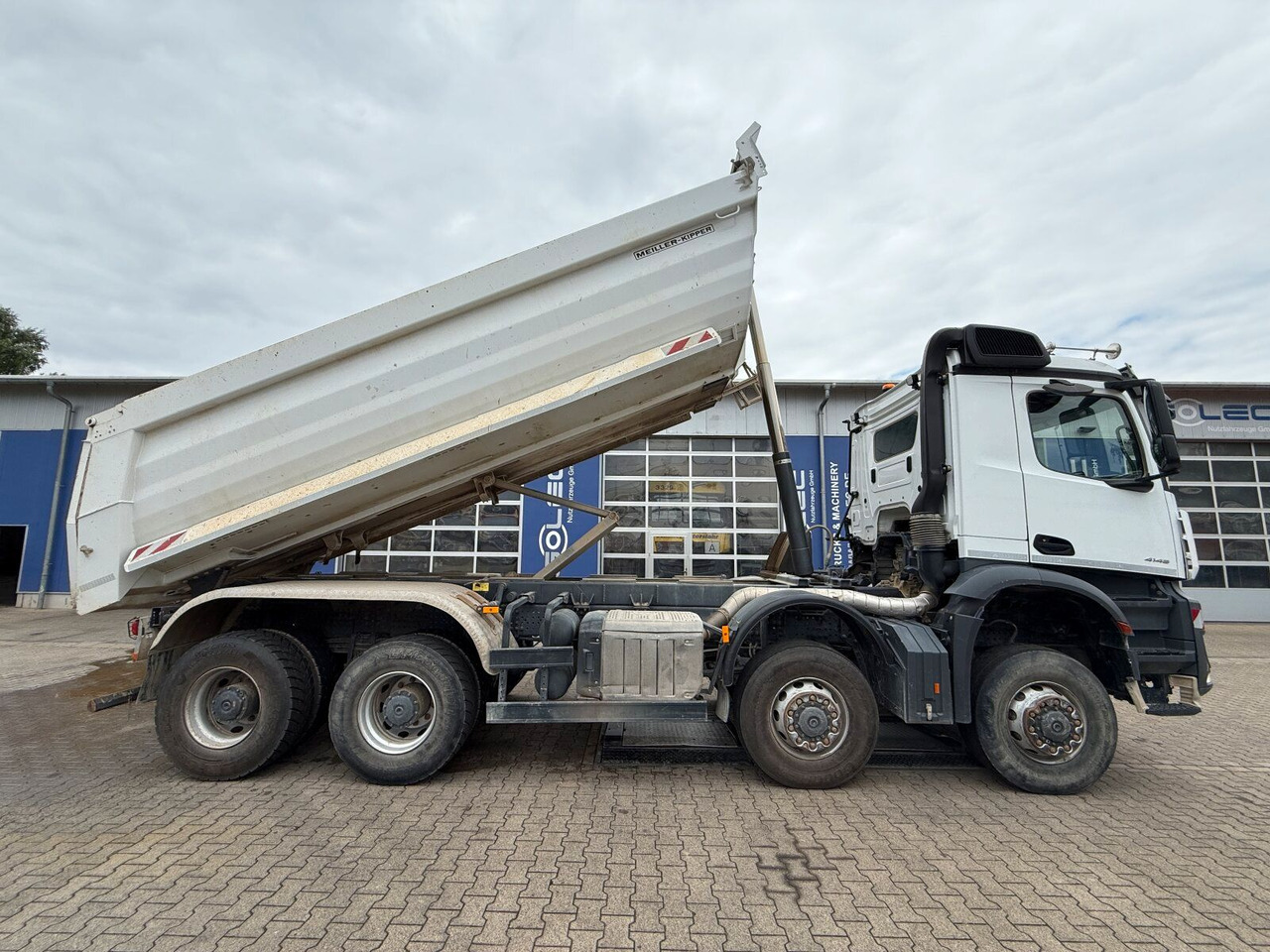 Mercedes-Benz AROCS 4145 8x8 Meiller Muldenkipper - Camião basculante: foto 4 Mercedes-Benz AROCS 4145 8x8 Meiller Muldenkipper - Camião basculante: foto 4