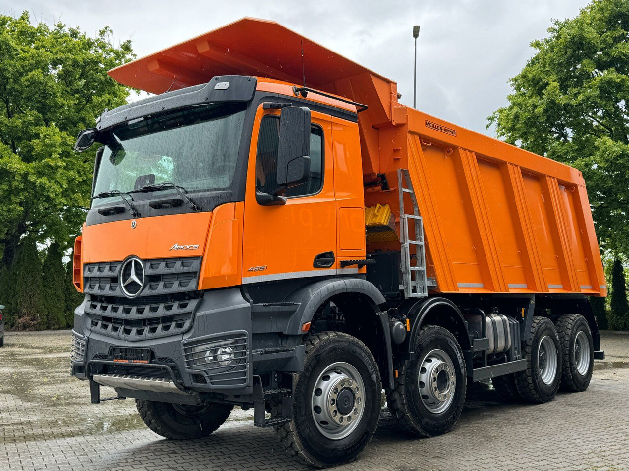 Mercedes-Benz AROCS 4851 8x6 Euro 6 Gesteinkipper MEILLER - Camião basculante: foto 2 Mercedes-Benz AROCS 4851 8x6 Euro 6 Gesteinkipper MEILLER - Camião basculante: foto 2