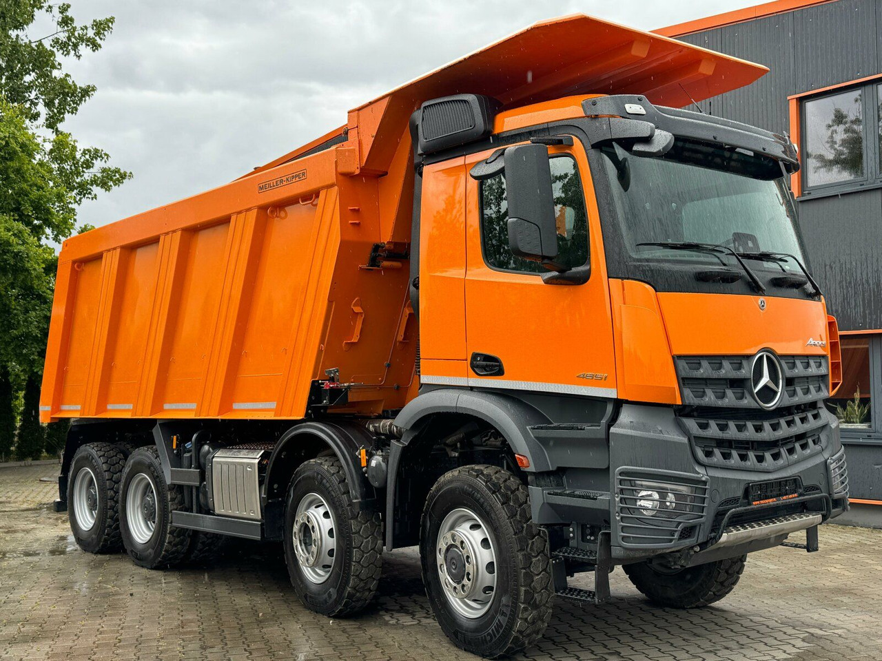 Mercedes-Benz AROCS 4851 8x6 Euro 6 Gesteinkipper MEILLER - Camião basculante: foto 1 Mercedes-Benz AROCS 4851 8x6 Euro 6 Gesteinkipper MEILLER - Camião basculante: foto 1