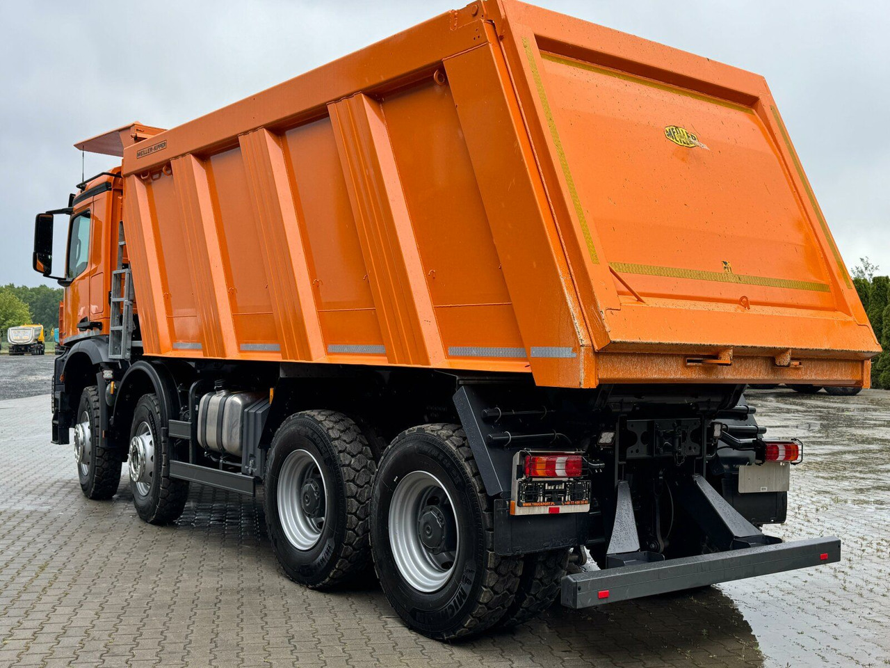 Mercedes-Benz AROCS 4851 8x6 Euro 6 Gesteinkipper MEILLER - Camião basculante: foto 5 Mercedes-Benz AROCS 4851 8x6 Euro 6 Gesteinkipper MEILLER - Camião basculante: foto 5