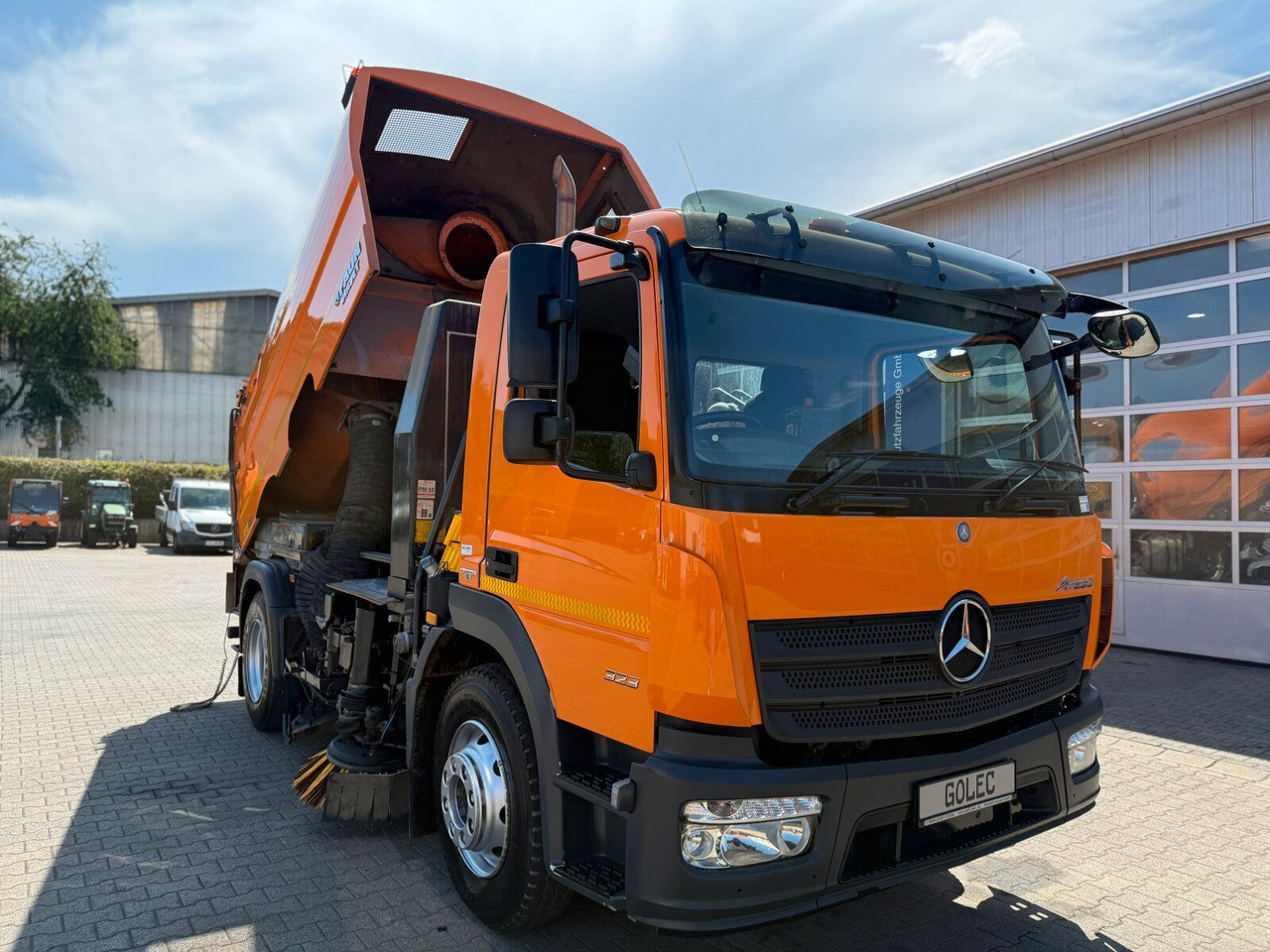 Mercedes-Benz ATEGO 1323 4x2 Kehrmaschine FAUN Viajet 6R/H - Varredora urbana: foto 2 Mercedes-Benz ATEGO 1323 4x2 Kehrmaschine FAUN Viajet 6R/H - Varredora urbana: foto 2
