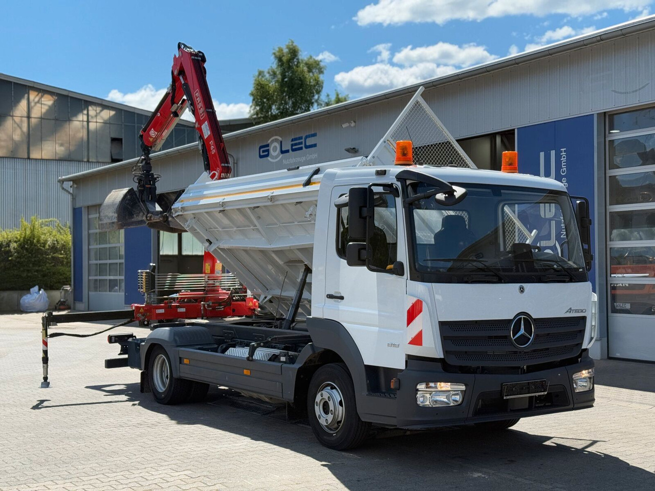 Mercedes-Benz ATEGO 818 4x2 Euro 6 Kipper Kran FASSI F65B.0.22 - Camião grua: foto 2 Mercedes-Benz ATEGO 818 4x2 Euro 6 Kipper Kran FASSI F65B.0.22 - Camião grua: foto 2