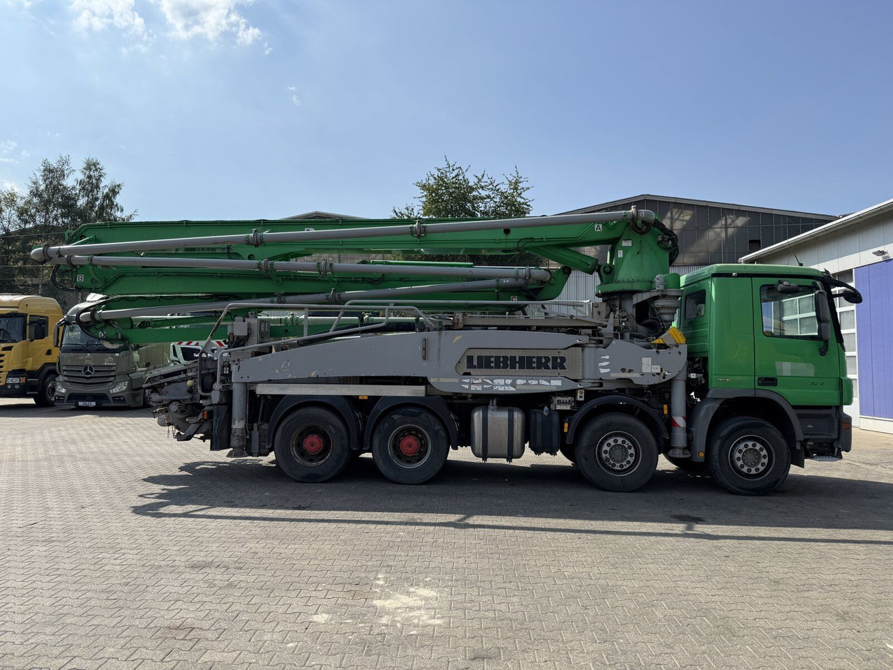 Mercedes-Benz Actros 3241 8x4 Betonpumpe Liebherr 36Z4 - Autobomba de betão: foto 2 Mercedes-Benz Actros 3241 8x4 Betonpumpe Liebherr 36Z4 - Autobomba de betão: foto 2