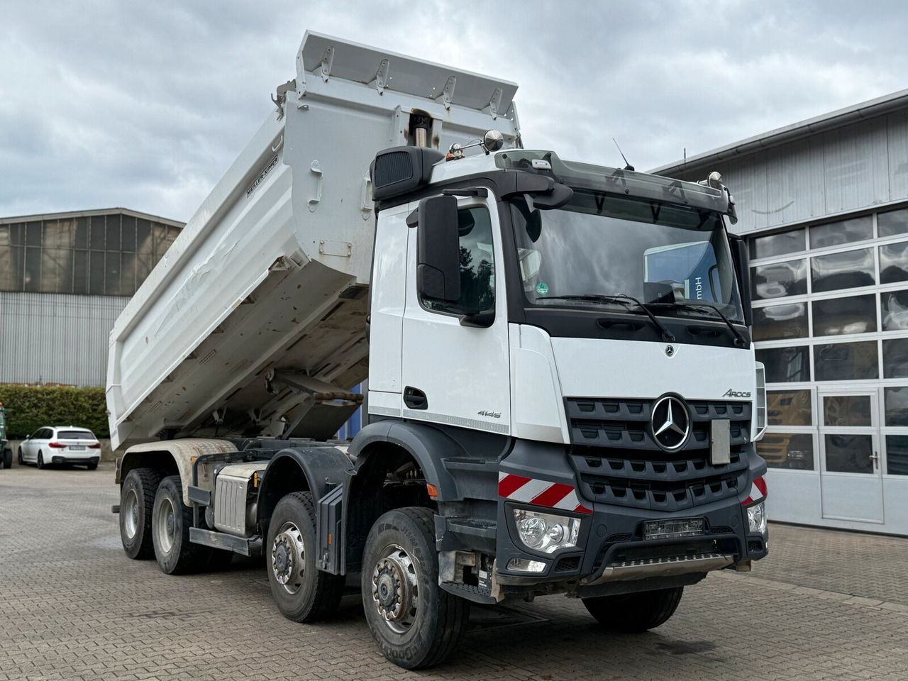 Mercedes-Benz Arocs 4145 8x8 Muldenkipper MEILLER - Camião multibenne: foto 2 Mercedes-Benz Arocs 4145 8x8 Muldenkipper MEILLER - Camião multibenne: foto 2