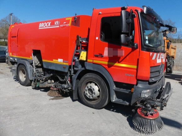 Mercedes-Benz Atego 1324 4x2 Kehrmaschine BROCK HD Anlage - Varredora urbana: foto 3 Mercedes-Benz Atego 1324 4x2 Kehrmaschine BROCK HD Anlage - Varredora urbana: foto 3
