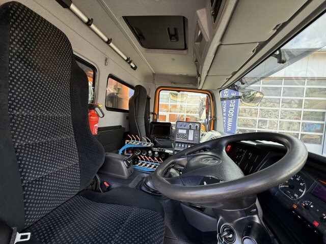 Mercedes-Benz Atego 1324 4x2 Kehrmaschine Viajet 6R/L - Varredora urbana: foto 2 Mercedes-Benz Atego 1324 4x2 Kehrmaschine Viajet 6R/L - Varredora urbana: foto 2