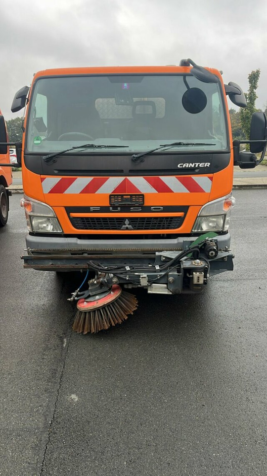 Mitsubishi Canter FUSO Kehrmaschine BROCK SL140 4 m³ - Varredora urbana: foto 4 Mitsubishi Canter FUSO Kehrmaschine BROCK SL140 4 m³ - Varredora urbana: foto 4