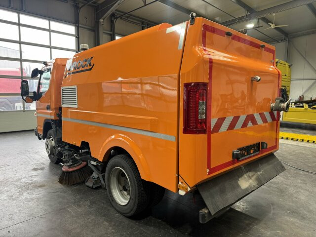 Mitsubishi Canter FUSO Kehrmaschine BROCK SL140 4 m³ - Varredora urbana: foto 5 Mitsubishi Canter FUSO Kehrmaschine BROCK SL140 4 m³ - Varredora urbana: foto 5