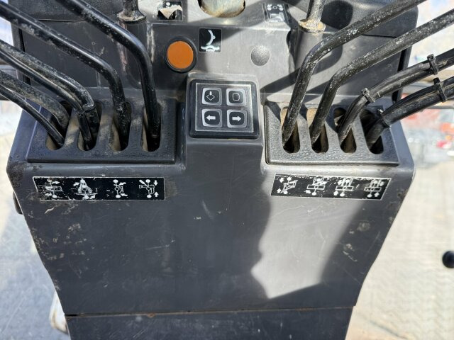 New Holland F106.6A alrrad 6x6 Grader 12 Ton - 10.700 Std - Motoniveladora: foto 5 New Holland F106.6A alrrad 6x6 Grader 12 Ton - 10.700 Std - Motoniveladora: foto 5